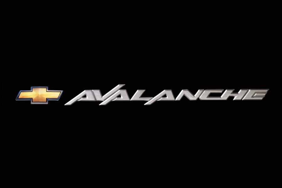  Chevrolet Avalanche 2002 года  (фото 14 из 93)